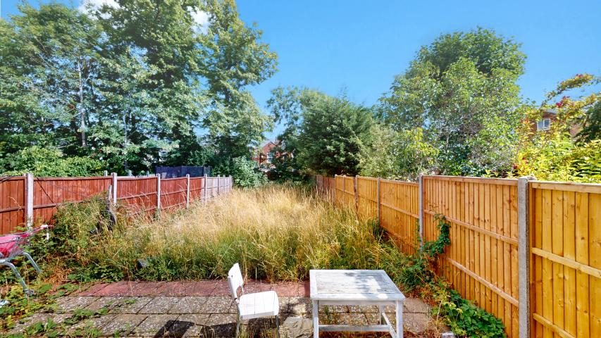 			3 Bedroom, 2 bath, 1 reception Flat			 Blenheim Gardens, Willesden Green